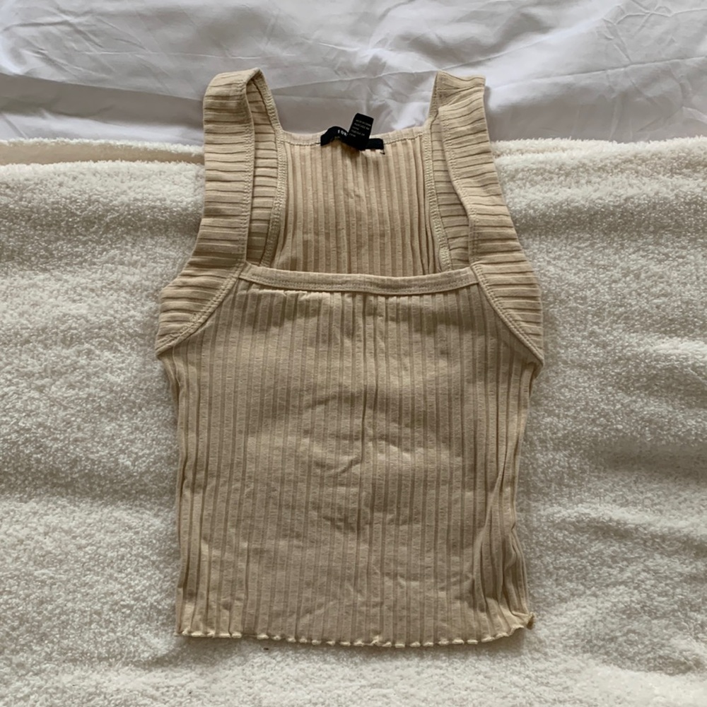 Tan F21 tank